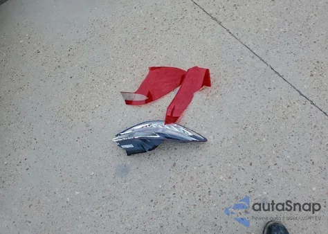 2018 Mercedes-Benz C 300 z USA, uszkodzony, nr VIN 55SWF4JBXJU252016